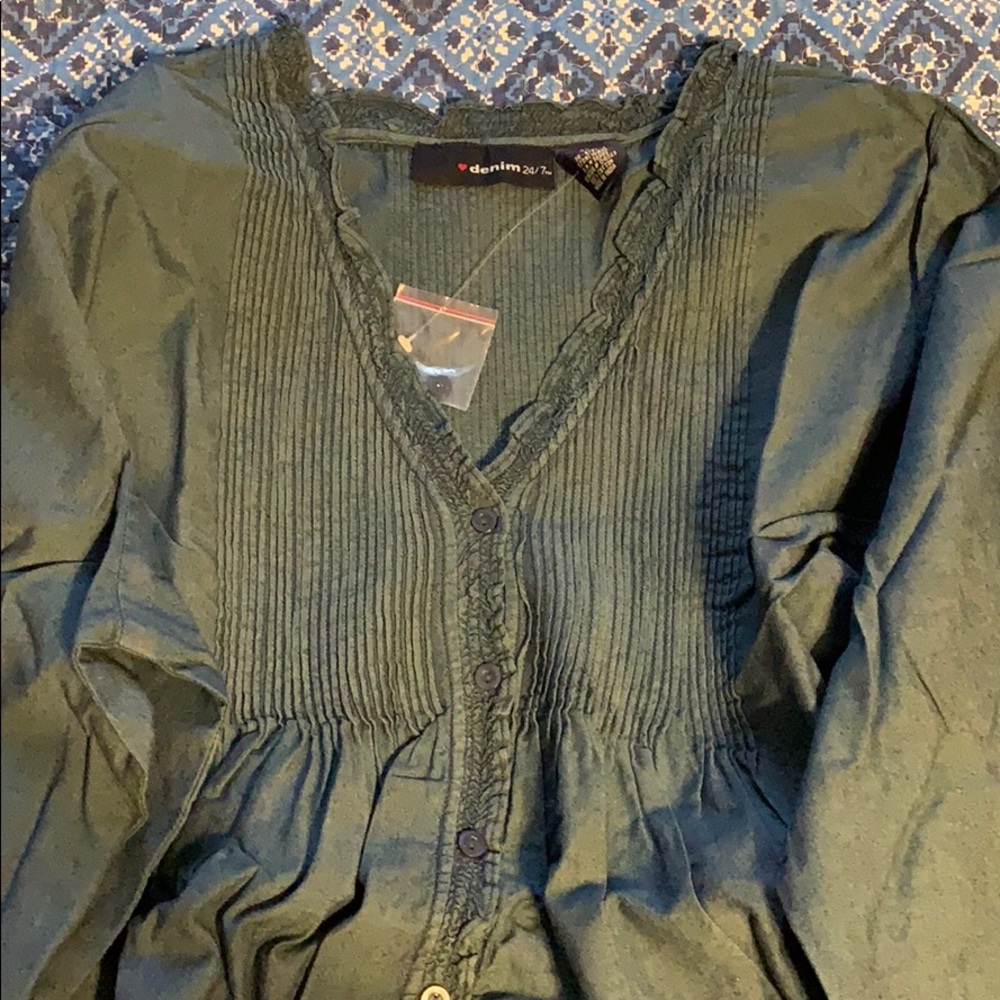 Brand New!   Denim Blouse 💙